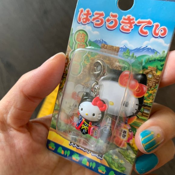 2006 HELLO KITTY CELL CHARM - Picture 5 of 7